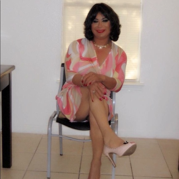 Meet your Posher, Mayela ๐ฉท - Picture 3 of 5